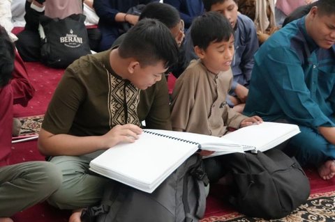 Ratusan Siswa SLB Bandung Raya Khatamkan Al Quran Braille, Wujudkan Inklusi Pendidikan Agama