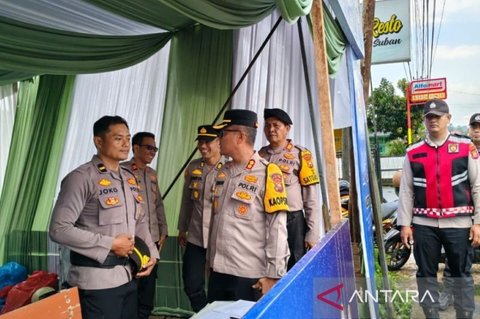 {{caption}}