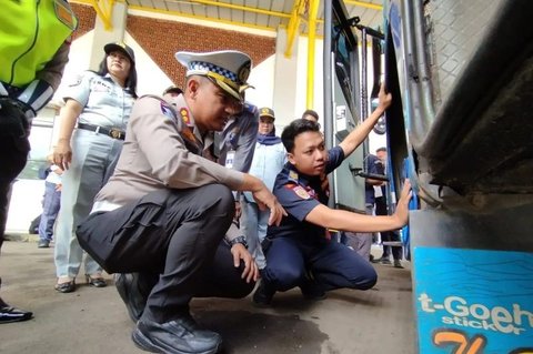 Pemeriksaan Bus Mudik Terminal Jatijajar Diperketat Jelang Lebaran 2026