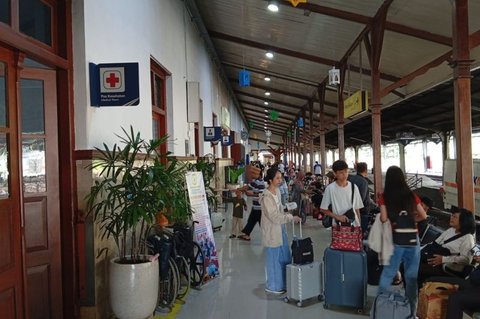 Puncak Kepadatan Penumpang Stasiun Jember Diprediksi Hari Ini, KAI Daop 9 Siapkan Layanan Optimal