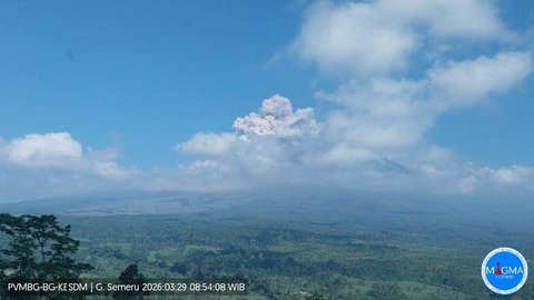 Gunung Semeru Erupsi, Awan Panas Meluncur hingga 3,5 Kilometer