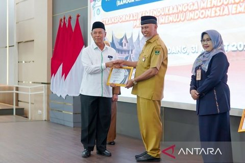 Baznas Solok Raih Penghargaan BKKBN Sumbar Berkat Program Genting dalam Percepatan Penurunan Stunting