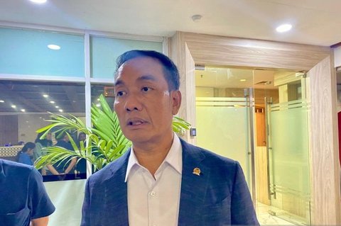 Komisi XI DPR RI Ungkap Wacana Penghapusan Pungutan OJK dalam Revisi UU P2SK