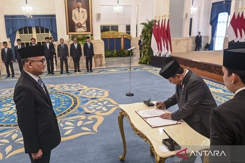 Presiden Lantik Andi Rahadian sebagai Dubes RI untuk Oman dan Yaman, Perkuat Diplomasi Timur Tengah