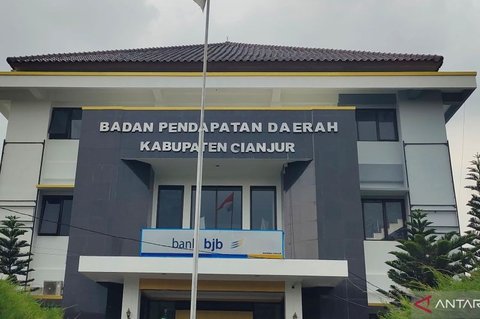 {{caption}}