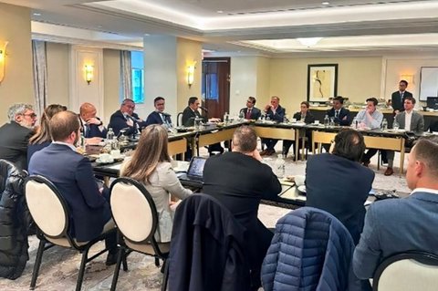 Gubernur BI Tegaskan Kebijakan Indonesia 'On Track' di Hadapan Investor Global