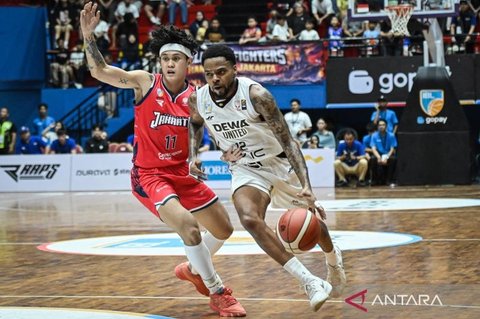Dewa United Amankan Zona Playoff IBL Usai Taklukkan Hangtuah 72-69