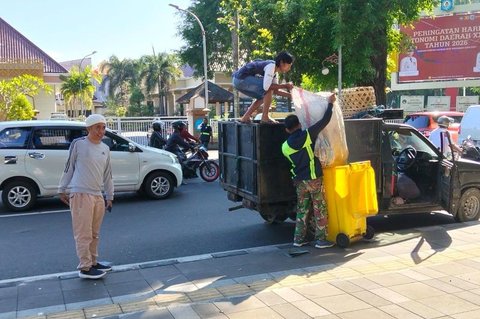 Volume Sampah Pengantar Haji Mataram Melonjak Hingga Satu Ton Per Hari
