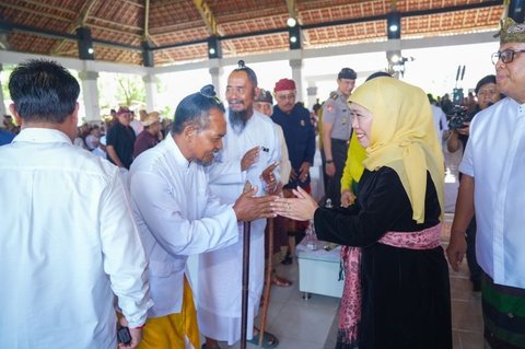 Gubernur Khofifah Ajak Umat Hindu Jatim Perkuat Semangat Perdamaian Dunia