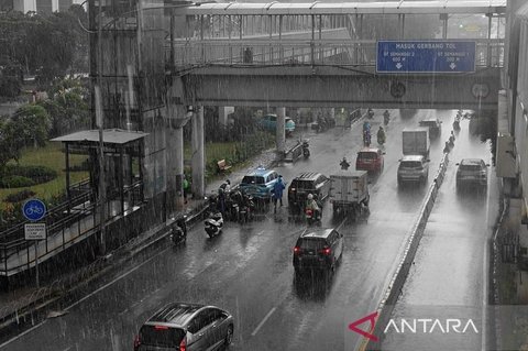 BMKG: Siklon Tropis Algupit Picu Hujan Signifikan di Indonesia