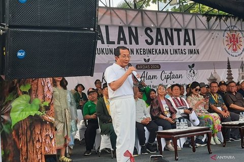 {{caption}}