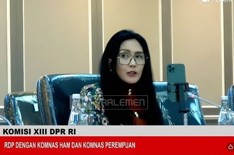 {{caption}}
