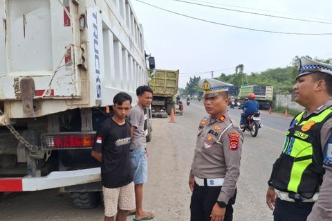 {{caption}}