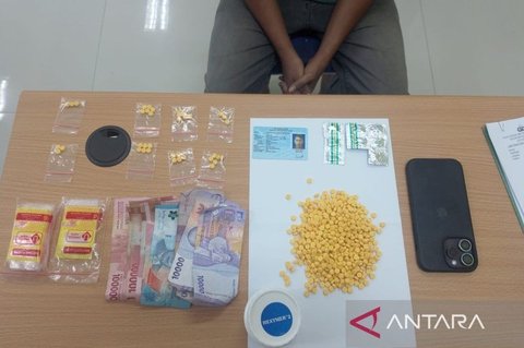 Polisi Bongkar Peredaran Obat Ilegal di Perumahan Bekasi
