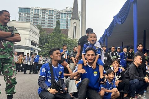 {{caption}}