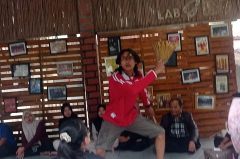 Komunitas Lab Gates USB Rangkasbitung Bawa Sastra Lokal Tembus Dunia Internasional