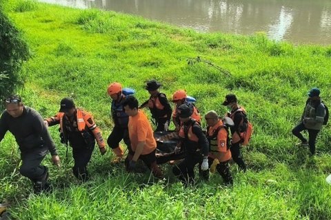 Tim SAR Temukan Jenazah Pria Hanyut di Kanal Banjir Barat Semarang