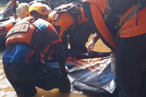 Tim SAR Temukan Lansia Tenggelam di Sungai Citanduy Ciamis, Meninggal Dunia