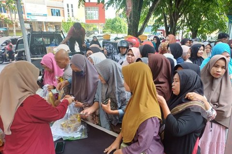 {{caption}}