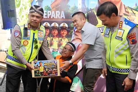 Kakorlantas Perkuat Kedekatan Polri dengan Masyarakat di Jepara Melalui Program Polantas Menyapa