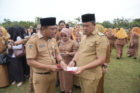 {{caption}}