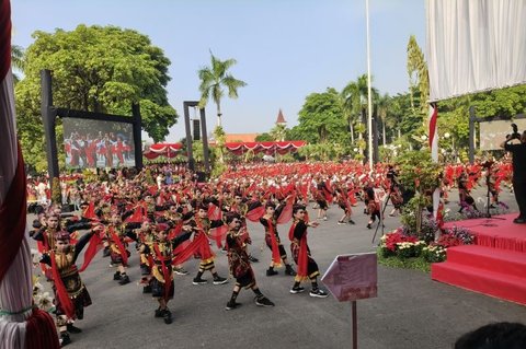 Plh Wali Kota Armuji Paparkan Capaian Pembangunan Surabaya dan Arah Kota Pahlawan
