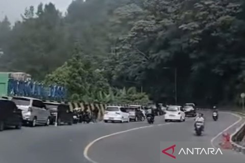 Polres Cianjur Arahkan Pengendara ke Jalur Alternatif Jonggol-Sukabumi Hindari Macet Puncak