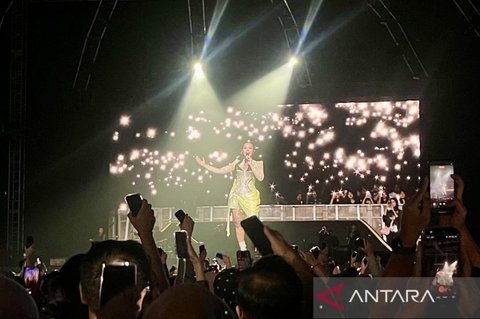 Yura Yunita Ajak Penonton Ungkapkan Kasih Sayang di Java Jazz 2026, Pukau Ribuan Penggemar