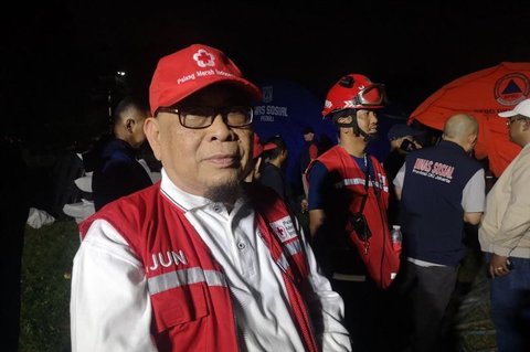 PMI Jakpus Gerak Cepat Tangani Pengungsi Kebakaran Kemayoran, Siapkan Bantuan Medis dan Tenda