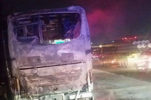 Polres Karawang Pastikan Tak Ada Korban Jiwa dalam Kebakaran Mikrobus Tol Japek KM 55