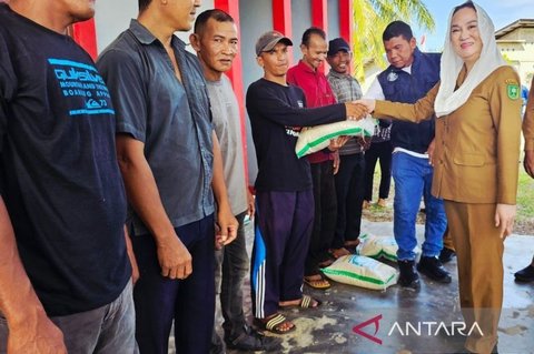 Pemkab Natuna Salurkan Bantuan Beras untuk Keluarga Rawan Pangan, Ringankan Beban Hidup