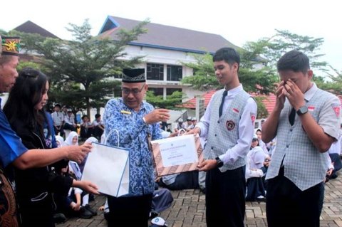 {{caption}}