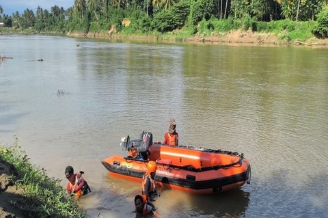 Tim SAR Intensifkan Pencarian Dua Anak Hilang di Sungai Mapili Polewali Mandar