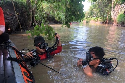 Basarnas Terjunkan Penyelam, Pencarian Anak Hilang di Sungai Way Pisang Terus Berlanjut