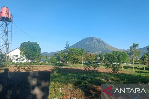 Badan Geologi KESDM Ungkap Dominasi Kegempaan Vulkanik Dangkal dalam Aktivitas Gunung Lokon