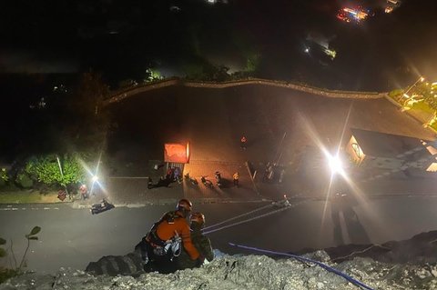Basarnas Bali Berhasil Lakukan Penyelamatan Pecinta Hewan di Tebing Pandawa