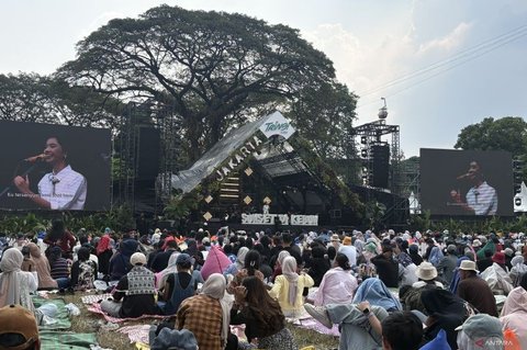 Sunset di Kebun: Festival Musik Ramah Keluarga di TMII Padukan Musik, Budaya, dan Lingkungan