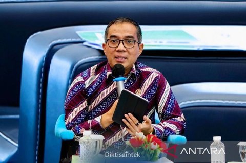 Kemdiktisaintek Buka Program Beasiswa Doktor, Dorong Kualifikasi Dosen Indonesia