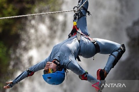Sensasi Adrenalin Baru: Wisata Canyoneering Tapsel di Air Terjun Sisundung Jadi Daya Tarik Utama