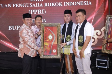 {{caption}}