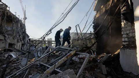 Rudal Rusia Hantam Ibu Kota Ukraina, Delapan Orang Tewas