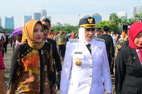 {{caption}}