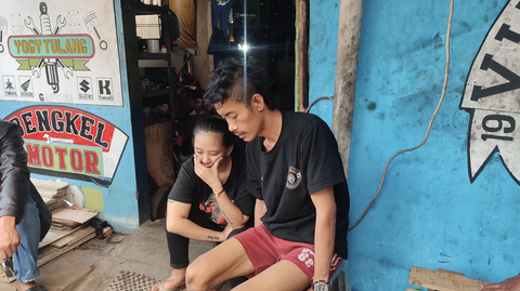 {{caption}}
