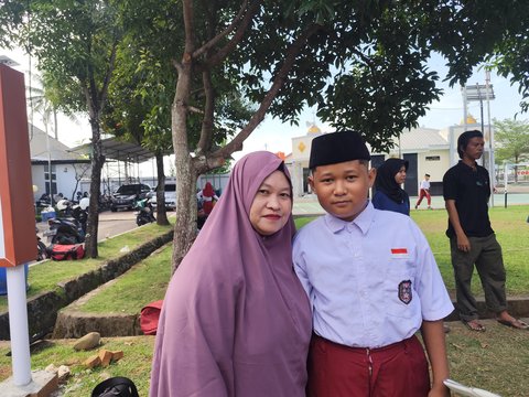 {{caption}}
