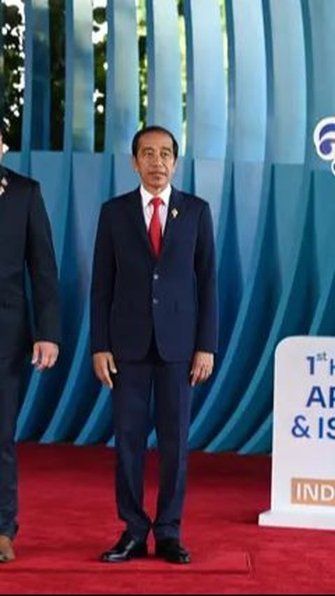 VIDEO: Sikap Sempurna Ala Xanana Gusmao Bikin Jokowi Tertawa di Gala Dinner KTT AIS