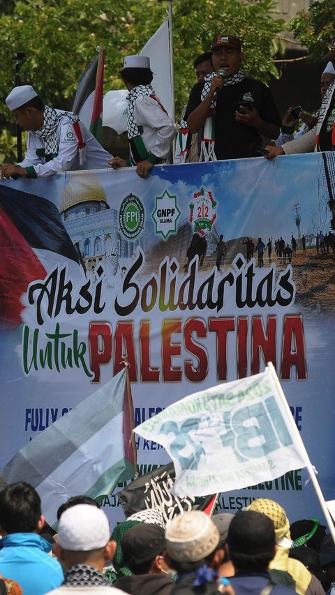 FOTO: Aksi Ribuan Massa FPI Serukan Kemerdekaan untuk Palestina di Kedubes AS