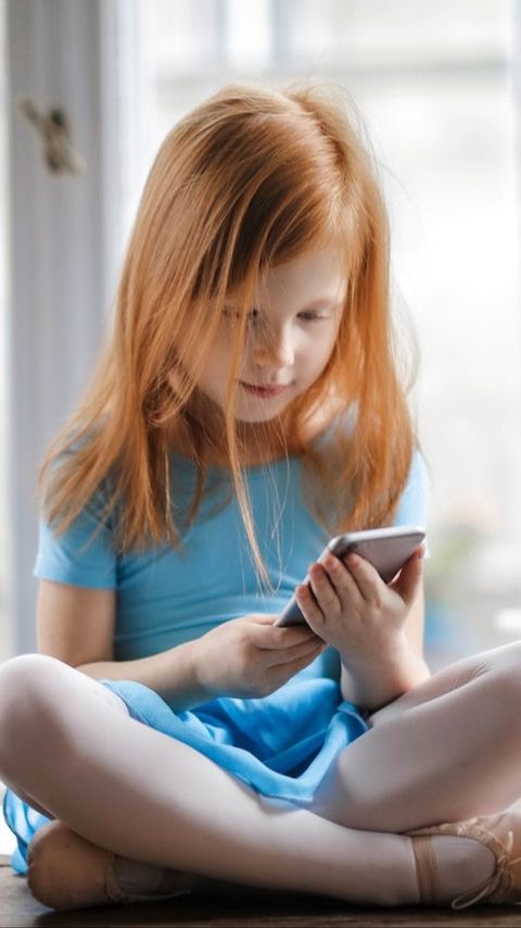 9 Impacts of Using Gadgets on Child Development, Need to be Monitored by Parents
