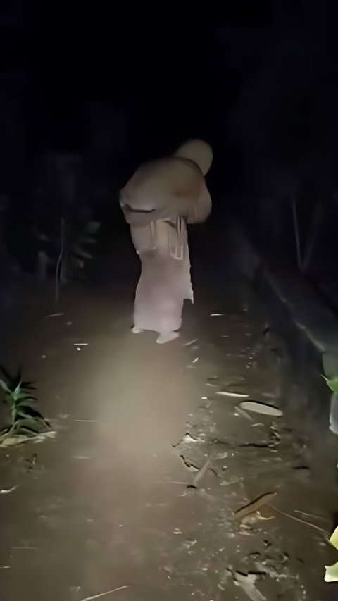 'I see Grandma, but her face is burnt!' Grandchild Continues to Delirium After Maghrib, After Seeing the Figure of an Old Woman in an Abandoned Heritage House