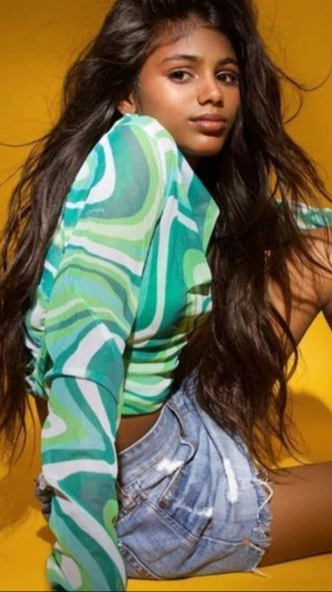 Indian Girl Who Used to Live in a Slum Is Now a Model