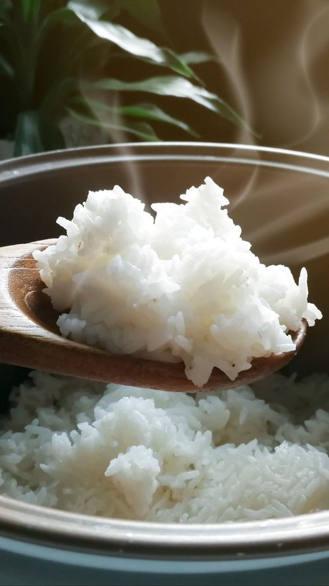 4 Cara Konsumsi Nasi Lebih Sehat, Praktikkan di Rumah Yuk!